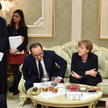 W tym saloniku w Pałacu Niepodległości w Mińsku przywódcy Rosji, Francji, Niemiec i Ukrainy negocjow