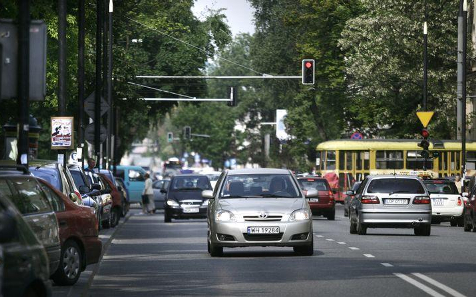 PiS nie chce jazdy na światłach