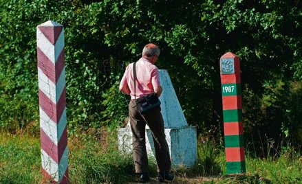 Opłotki wsi Gromadczyzna w gminie Wiżajny, na styku Polski, Litwy i Rosji: pogranicze w ogniu?