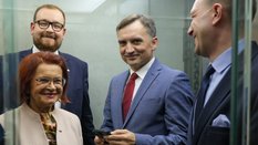 Poseł PiS, były minister sprawiedliwości Zbigniew Ziobro (2P) po zakończeniu zezbnań przed sejmową K