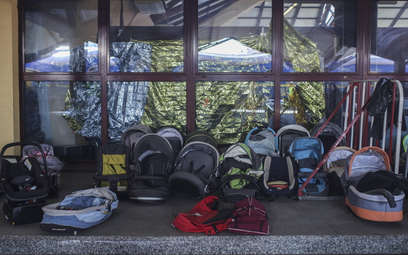 Wózki dziecięce pozostawione w Przemyślu matkom, uciekającym z Ukrainy po ataku Rosjan