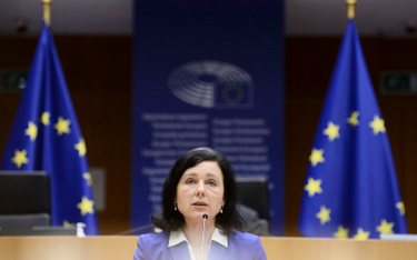 Debata w PE. Jourová: Silni przywódcy nie uciszają głosów przeciwnych