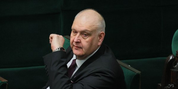 Władza idzie na zwarcie z prezesem TK Bogdanem Święczkowskim. Nowa wersja uchwały ws. TK