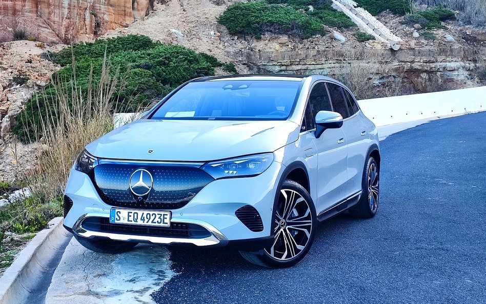 Mercedes EQE SUV