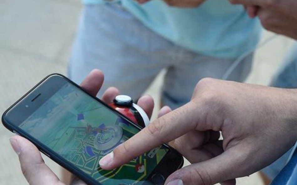 Internet LTE pozwala np. grać na smartfonie w gry sieciowe.