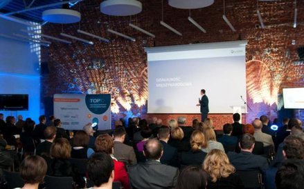 Dyskusja podczas rozdania nagród