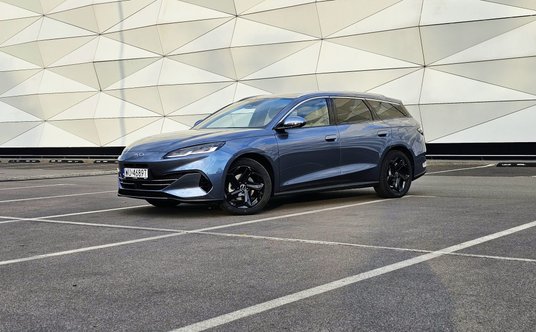 BYD Seal 06 DM-i Touring