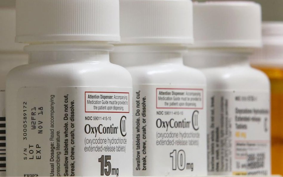The Guardian: Kryzys opioidowy rodziny miliarderów