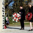 Beata Szydło i Theresa May złożyły kwiaty pod pomnikiem polskich lotników biorących udział w bitwie 