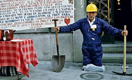 Bezrobotni starej daty proszą o pracę. Bardziej przedsiębiorczy szukają jej na własną rękę, często z