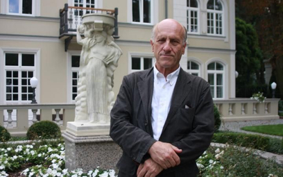 CV: Krzysztof Zagrodzki; od 1971 r. mieszka w Paryżu; ukończył historię sztuki na Sorbonie; jest jed