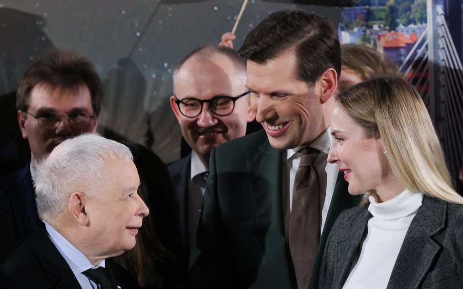 Prezes PiS Jarosław Kaczyński i kandydatej tej partii na prezydenta Warszawy Tobiasz Bocheński