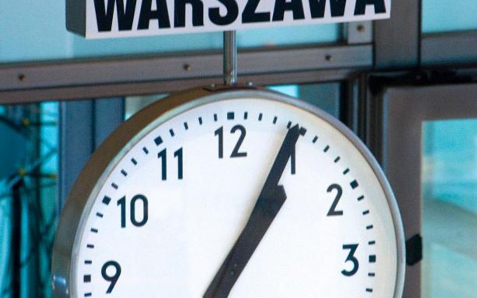 Jedną ze strategii inwestowania na giełdzie jest lokowanie kapitału w akcje firm, których notowania 