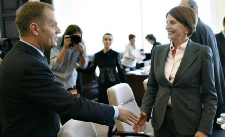 Po kontroli zleconej przez minister Julię Piterę sytuację w GUS bada CBA. Na zdjęciu z Donaldem Tusk