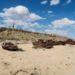 Mujnak – dawny port nad Jeziorem Aralskim. Obecnie cmentarzysko statków na skraju pustyni Aral-kum.