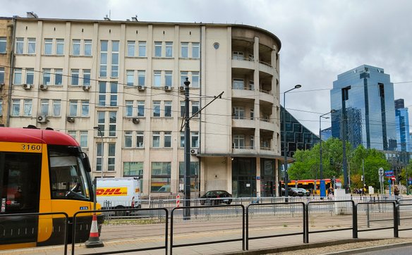 Budynek dawnej redakcji „Rzeczpospolitej” od 2017 roku stoi pusty