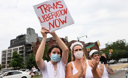 Departament Sprawiedliwości: Prawa stanowe ograniczające prawa transseksualistów są niekonstytucyjne