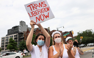 Departament Sprawiedliwości: Prawa stanowe ograniczające prawa transseksualistów są niekonstytucyjne