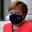 Merkel po raz pierwszy pokazała się w masce