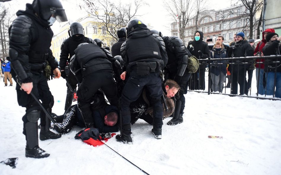 Rosja: Brutalne tłumienie demonstracji w obronie Nawalnego