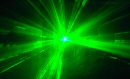 Oślepiony pilot widzi jedynie jasną, zieloną plamkę, nie widzi natomiast wskazań przyrządów nawigacy