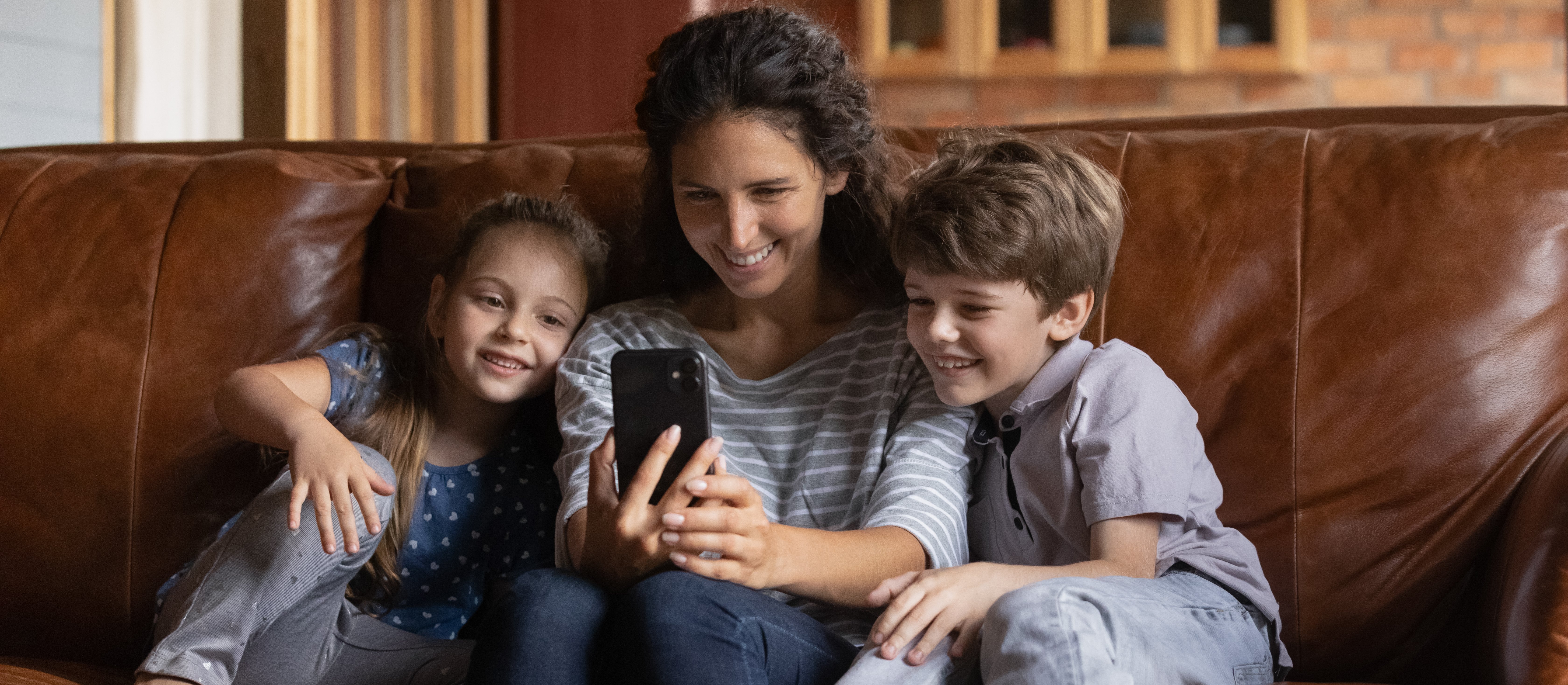 Mózg dziecka „dojrzewa" przez to zbyt szybko. Pułapka, w którą wpada wielu rodziców