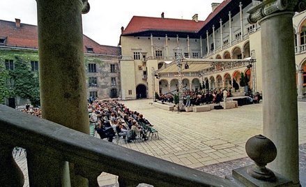 Koncert symfoniczny na dziedzińcu arkadowym w 2005 r.