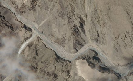 Zdjęcia satelitarne sugerują aktywność Chin na granicy z Indiami