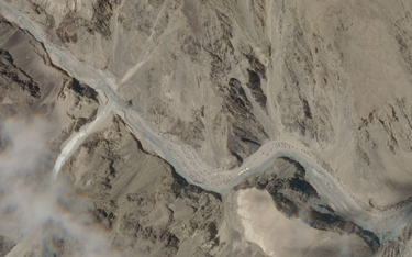 Zdjęcia satelitarne sugerują aktywność Chin na granicy z Indiami
