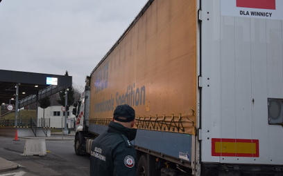 Rosjanie robią zapasy, obawiając się zamknięcia granic dla ciężarówek