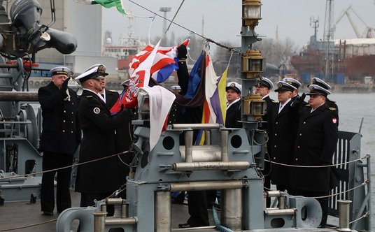 Po raz ostatni opuszczono biało-czerwoną banderę na ORP Czajka.