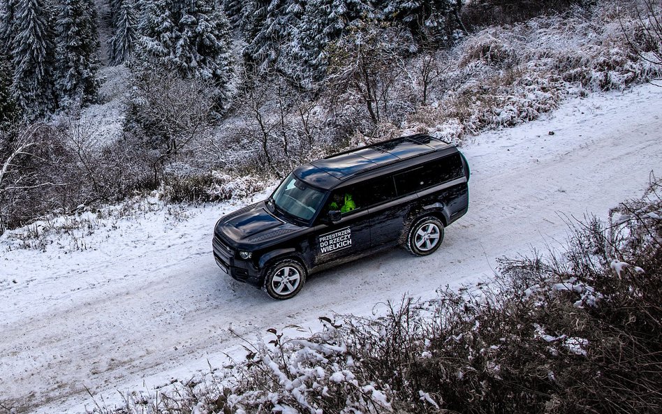 Land Rover Defender 130: Karta dużej rodziny