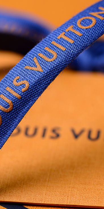 Autorem wyjątkowo oryginalnego projektu Louis Vuitton - tzw. sandwich bag - jest wokalista i produce