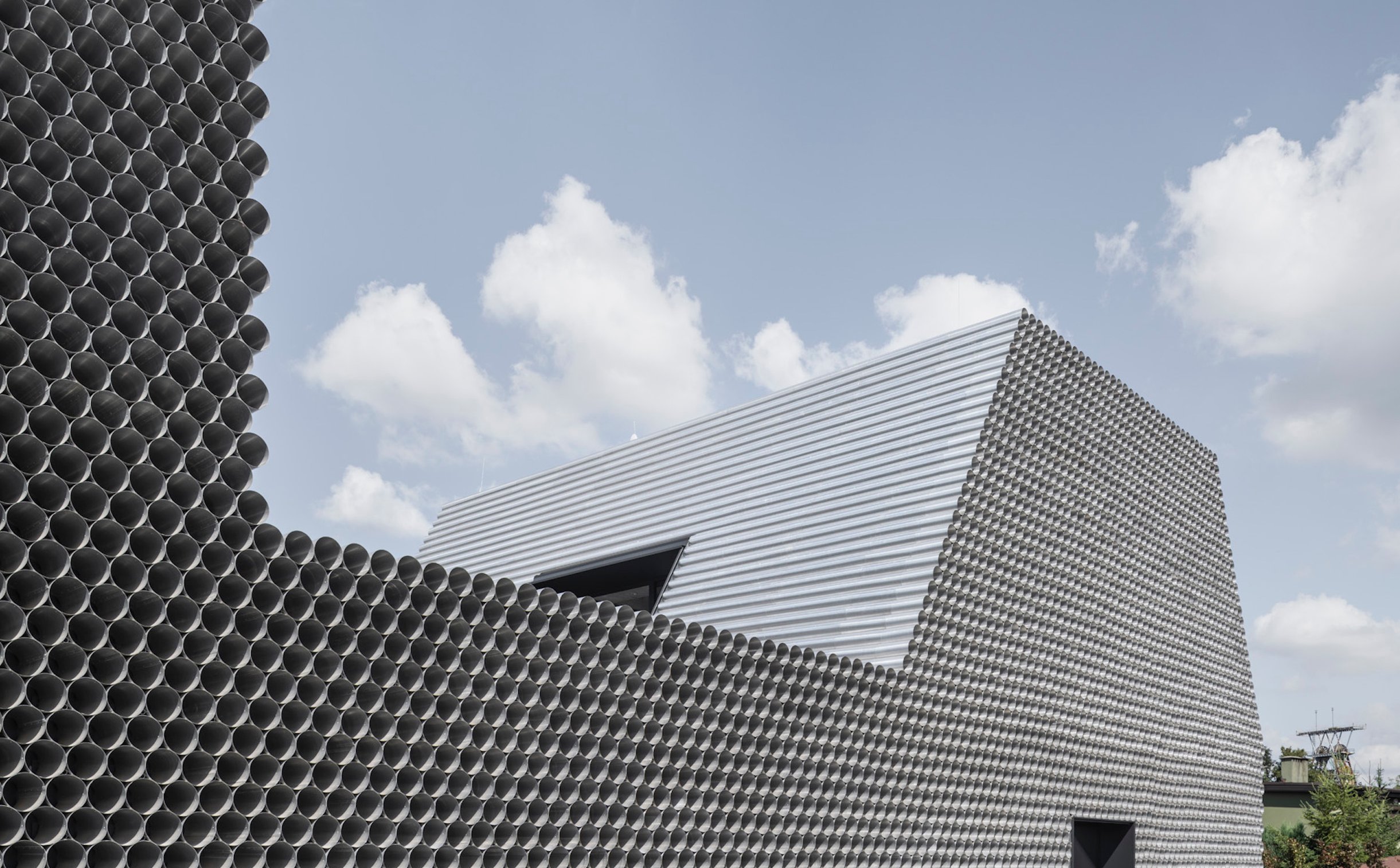 Najbardziej niezwykły budynek biurowy w Polsce. To projekt znanej pracowni