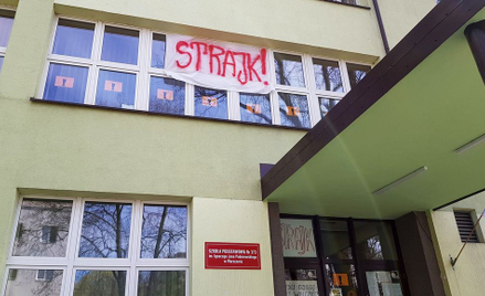 Strajk nauczycieli zawieszony, ale niedokończony