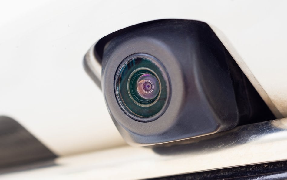 Teleekran z „Roku 1984” Orwella, montowany obligatoryjnie w każdym domu i umożliwiający śledzenie mi