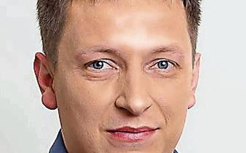 Bartosz Najman jest kierownikiem działu sprzedaży w Ogólnopolskim Centrum Rozliczania Kierowców