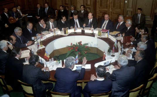Pierwsze spotkanie przywódców Wspólnoty Niepodległych Państw. Wtedy oficjalnie ogłoszono rozwiązanie