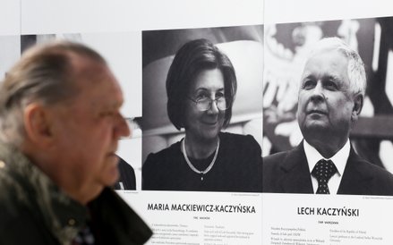 Wystawa plenerowa "Smoleńskie portrety" upamiętniająca ofiary katastrofy z 10 kwietnia 2010 roku, zo