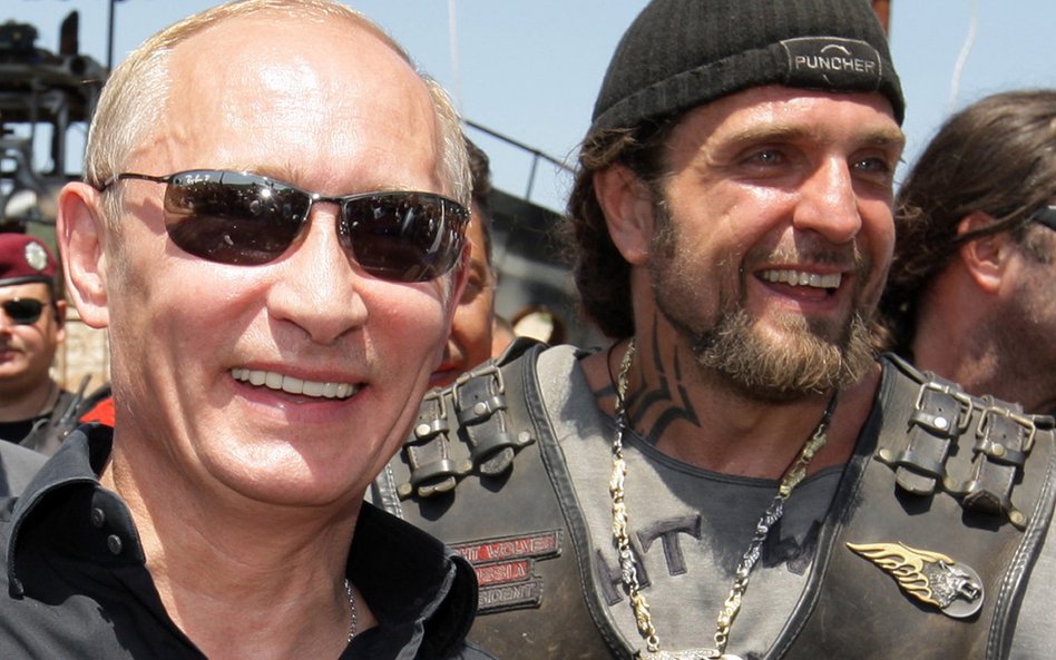 Prezydent Putin i Aleksander Załdostanow z "Nocnych Wilków"