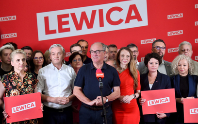 Politycy Lewicy na konferencji "Listy wyborcze Lewicy zatwierdzone" w Warszawie
