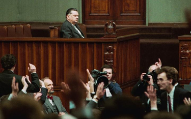 Jan Olszewski w Sejmie w dniu powołania jego rządu, 23 grudnia 1991 r. Pięć miesięcy później Janusz 