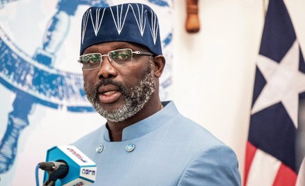 George Weah najpierw miał jako piłkarz rząd dusz, a później został prezydentem Liberii, ale walkę o 