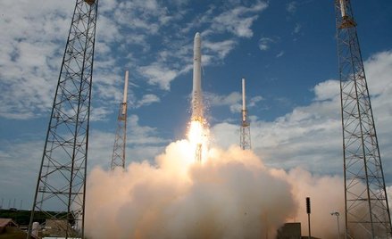 Rakiety wielokrotnego użytku pozwolą obniżyć ceny komercyjnych lotów w kosmos.