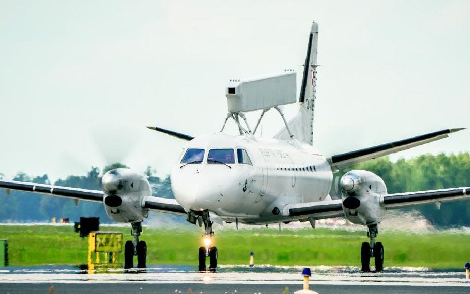 Radar Erieye, który jest przenoszony przez samolot Saab 340 AEW pozwala na wykrywanie celów powietrz