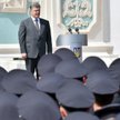 Petro Poroszenko przed świeżo zaprzysiężonymi policjantami