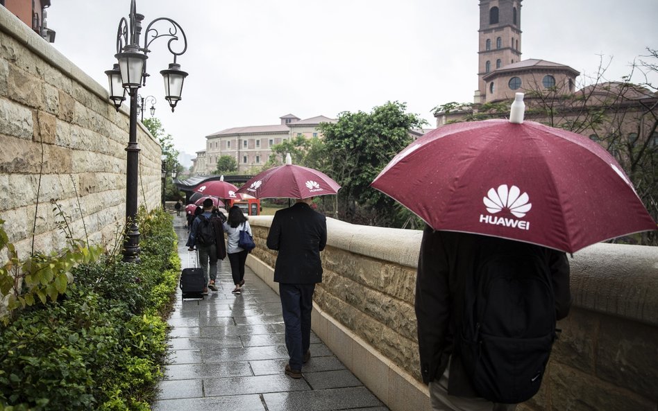 Huawei miało zniknąć z Wielkiej Brytanii. Tak się nie stało