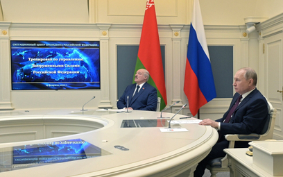 Putin z Łukaszenką oglądali ćwiczenia z użyciem rakiet Kindżał i Cyrkon