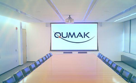 Qumak szykuje emisję akcji. Kurs w dół