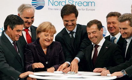 Prezydent Dmitrij Miedwiediew, kanclerz Angela Merkel oraz premierzy Francji i Holandii uruchomili g